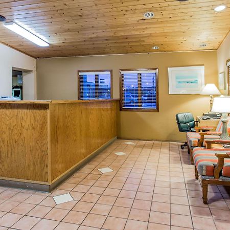 Days Inn By Wyndham West Allis/Milwaukee Exterior photo