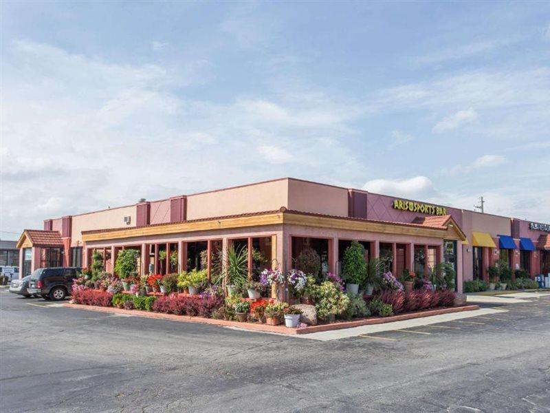 Days Inn By Wyndham West Allis/Milwaukee Exterior photo