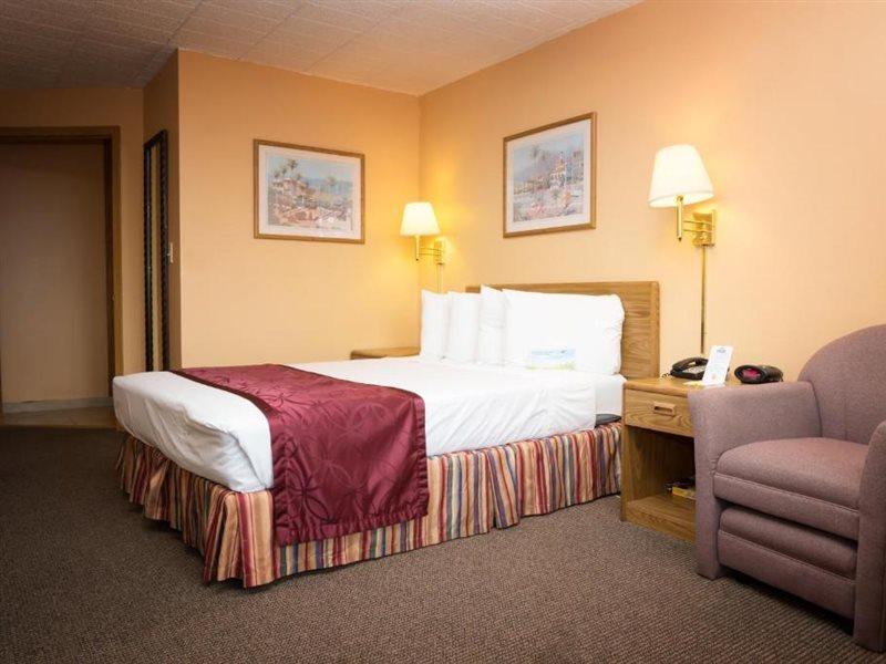 Days Inn By Wyndham West Allis/Milwaukee Exterior photo
